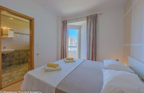 Vidalici Apartment | Apartment with sea view, directly at the beach, beach chairs