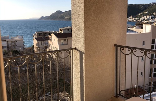 Dobra Voda Apartment | Apartment with sea view and 3-minute walk to the beach