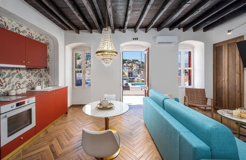 Symi Apartment | Apartment with sea view