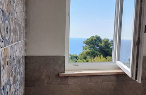 Castro Marina Apartment | Apartment with sea-view balcony from which to admire magical sunrises.