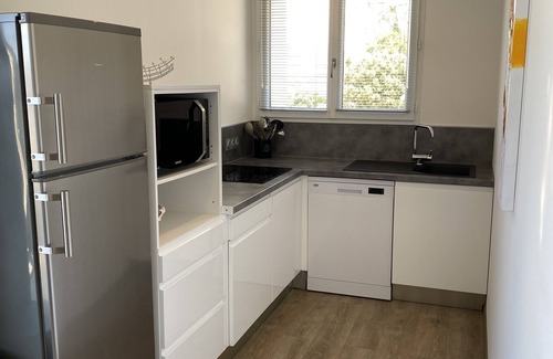 Pietrosella Apartment | Apartment with superb sea view 200m from the beach and 10m from Porticcio