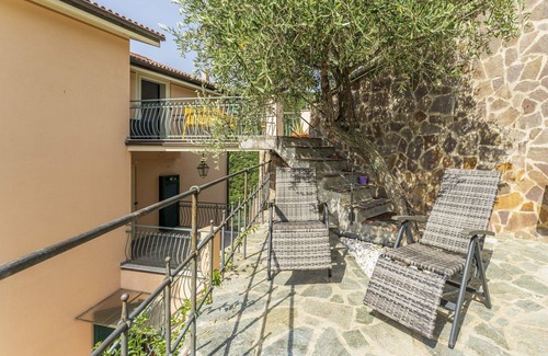 Avegno Apartment | Apartment with WIFI, private pool, terrace, pets allowed, panoramic view, close to Portofino