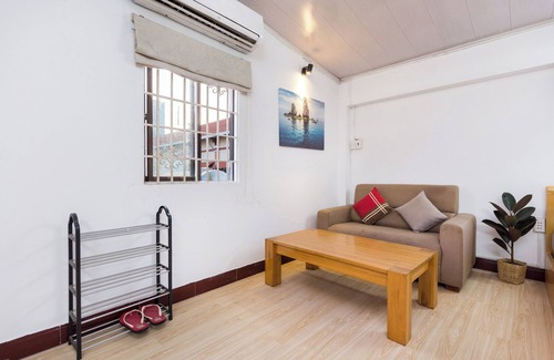 Hang Xanh Apartment | Apartment with window, 5 minutes to district 1