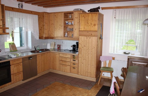 Albeck Apartment | Apartment 'Wohnung 3' with Mountain View, Shared Terrace and Shared Garden