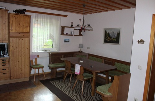 Albeck Apartment | Apartment 'Wohnung 3' with Mountain View, Shared Terrace and Shared Garden