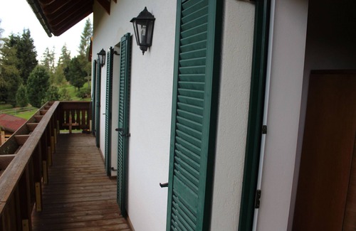 Albeck Apartment | Apartment 'Wohnung 3' with Mountain View, Shared Terrace and Shared Garden