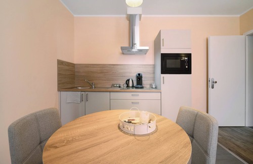 Gau-Odernheim Apartment | Apartment 'Wohnung 3' with Wi-Fi and Air Conditioning