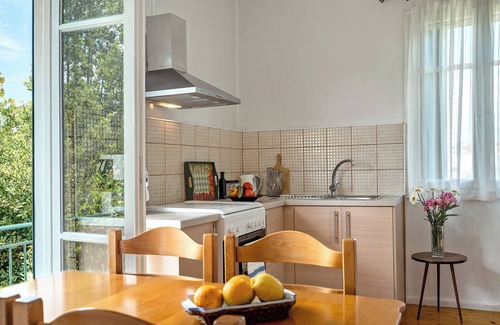 Lygia Apartment | Apartment "Woodpecker House Lefkada" with Sea View, Private Terrace & Wi-Fi