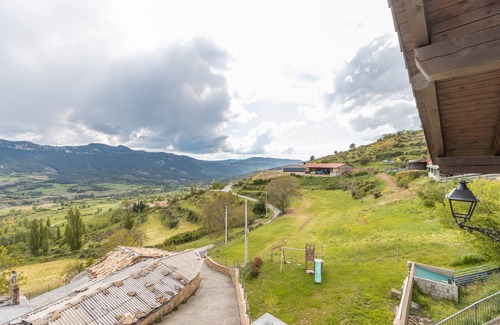 Valle de Lierp Apartment | Apartment 'Xisqueta' with Mountain View, Private Garden and Wi-Fi