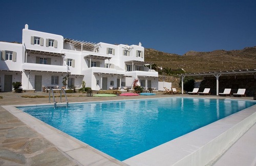 Panormos Apartment | Apartment Yaki 2 in Panormos bay, in the northeast of the island, with 2 bedrooms, 4 sleeps.