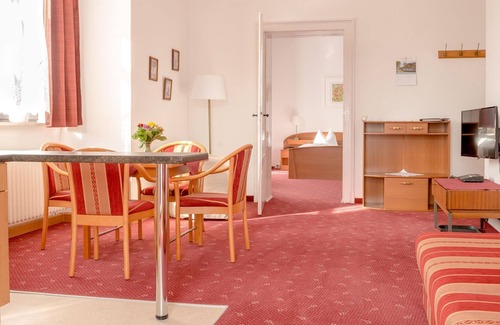 Bad Elster Cottage | Apartment, you, toilet, 1 bedroom, 2 build. possible - Hotel-Pension Heimburg