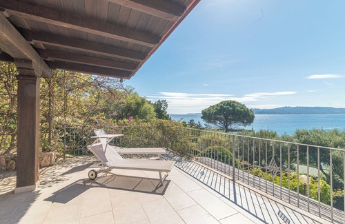 Capo d'Orso Apartment | Apartment 'Z2 20 Cala Capra' close to the Beach with Shared Pool & Wi-Fi