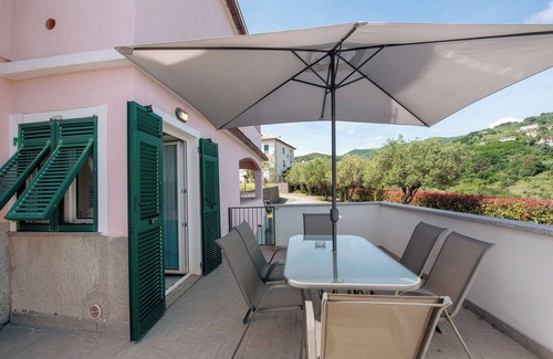 Celle Ligure Apartment | Apartment 'Zafferano Suites - Lavanda' with Sea View, Private Terrace and Wi-Fi