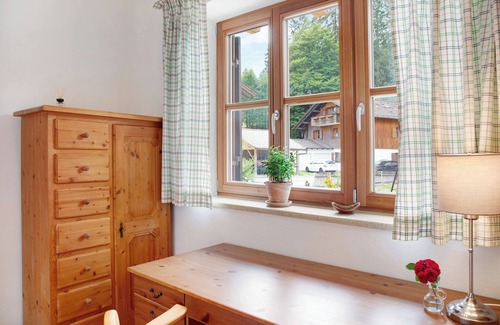 Obergrainau Apartment | Apartment Zugspitzblick with Mountain View, Garden & Wi-Fi