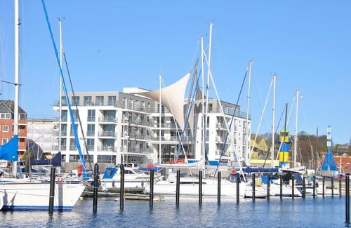 Eckernfoerde Apartment | Apartmenthaus Hafenspitze Ap 16 'Seetaucher', Blickrichtung Strandoffenes Meer