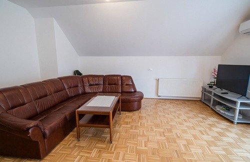 Skofljica Apartment | Apartments Želimlje - One Bedroom Apartment 1