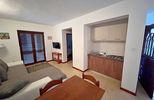 Klimno Apartment | Apartments Albina, (15835), Klimno, hr