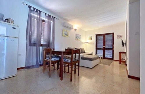 Klimno Apartment | Apartments Albina, (15835), Klimno, hr