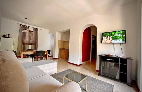 Klimno Apartment | Apartments Albina, (15836), Klimno, hr