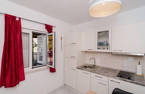 Kobas Apartment | Apartments Ammos - One Bedroom Apartment with Shared Terrace and Sea View (Mali)