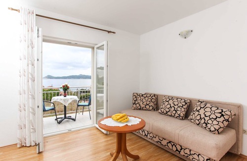 Lopud Island Apartment | Apartments Ana Lopud - One-Bedroom Apartment with Balcony and Sea View - 1 (1 floor)