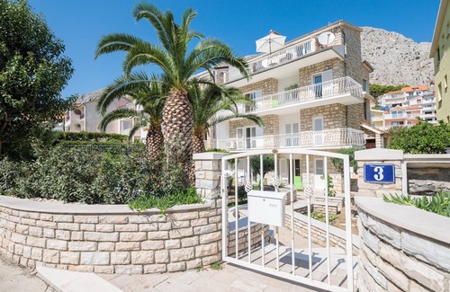 Omis Apartment | Apartments and Room Alen (39481-A2) - Duce