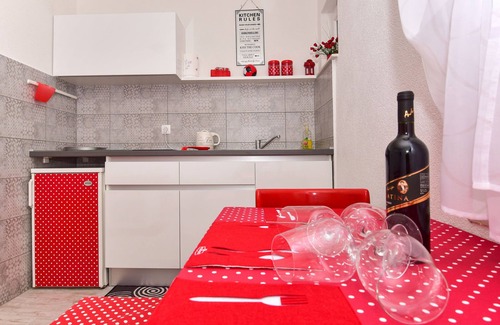 Gorinka Apartment | Apartments Bernarda (66331-A3) - Makarska