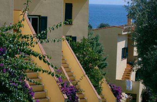 Pirgadikia Apartment | Apartments directly on the sea, large veranda with sea view balcony