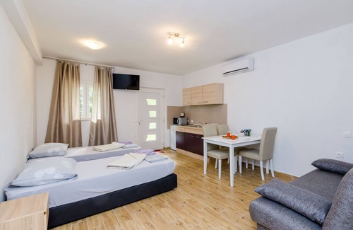Cilipi Apartment | Apartments Dubrovnik Airport - Studio with Balcony(Ground Floor)