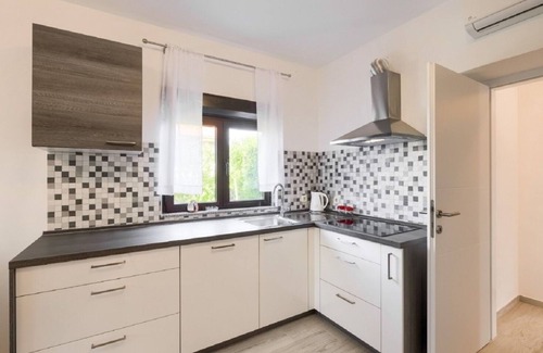 Rtina Apartment | Apartments Edi (105881-A4) - Rtina