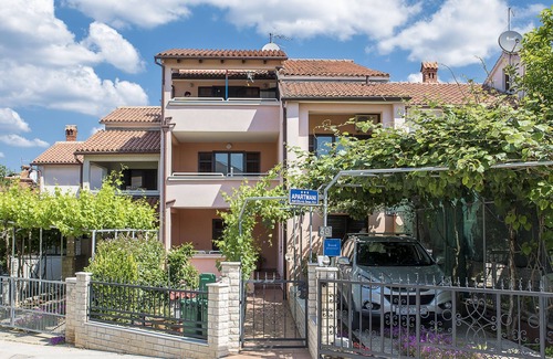 Stinjan Apartment | Apartments Edo (60341-A4) - Stinjan (Pula)