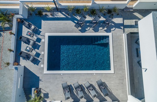 Novalja Apartment | Apartments for 18 with Pool