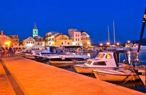 Pirovac Apartment | Apartments Fortuna in Pirovac, close to the seabeach