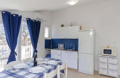 Pirovac Apartment | Apartments Fortuna in Pirovac, close to the seabeach