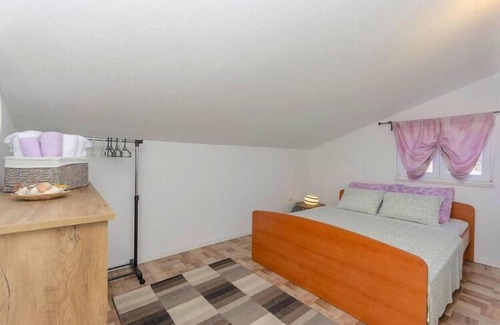 Pirovac Apartment | Apartments Fortuna in Pirovac, close to the seabeach