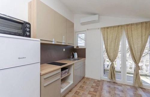 Pirovac Apartment | Apartments Fortuna in Pirovac, close to the seabeach