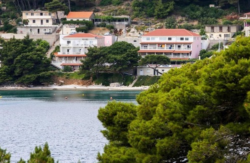 Saplunara Apartment | Apartments Franka Saplunara-One-Bedroom Apartment with Terrace and Sea View No1