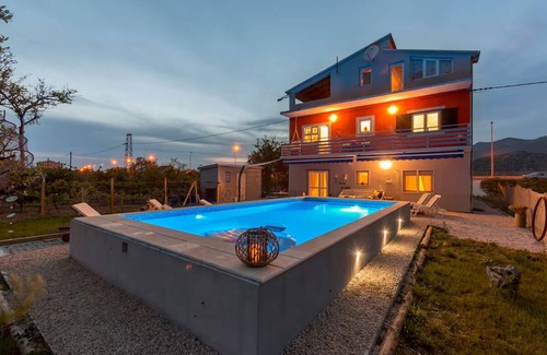 Opuzen Apartment | Apartments Holiday home Book (115491-A1) - Opuzen