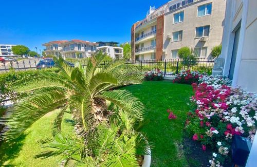 Chernomorets Apartment | Apartments in complex PANORAMA