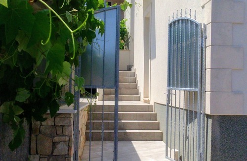 Cove Tri Zala (Zrnovo) Apartment | Apartments Iris - Studio 38m2 with free parking