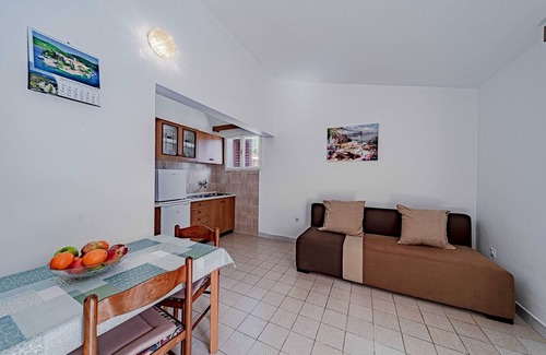 Brna Apartment | Apartments Kuzma - One-Bedroom Apartment with Balcony and Sea View