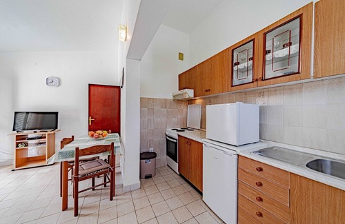Brna Apartment | Apartments Kuzma - One-Bedroom Apartment with Balcony and Sea View