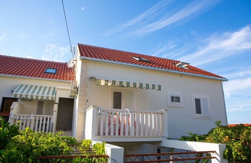 Sutivan Apartment | Apartments Lenka - One Bedroom Apartment with Balcony and garden View A1