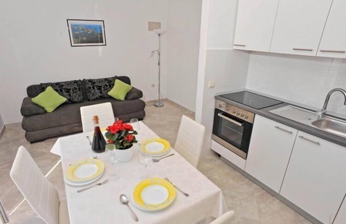 Sutivan Apartment | Apartments Lenka - One Bedroom Apartment with Balcony and Center View A3