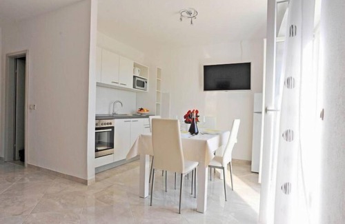Sutivan Apartment | Apartments Lenka - One Bedroom Apartment with Balcony and Center View A3