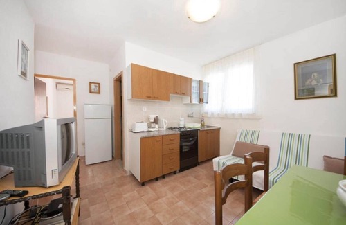 Splitska Apartment | Apartments Mira -One Bedroom Apartment with Terrace and Sea View(A1)
