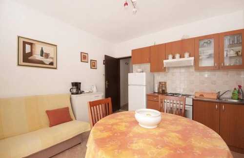 Splitska Apartment | Apartments Mira - One Bedroom Apartment with Balcony(A2)