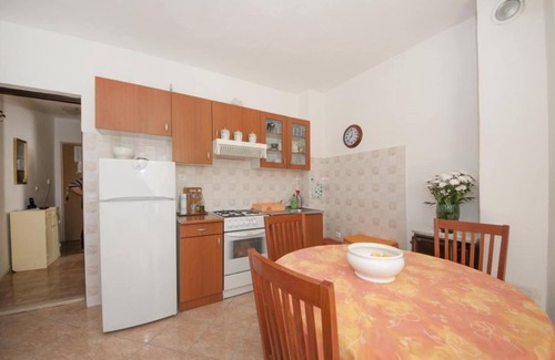 Splitska Apartment | Apartments Mira - One Bedroom Apartment with Balcony(A2)