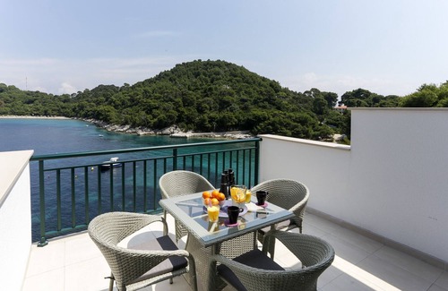 Saplunara Apartment | Apartments Posta - One-Bedroom Apartment with Terrace and Sea View - Apartman 5