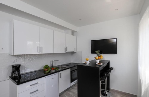 Mokosica Apartment | apartments siblings - standard one bedroom apartment with terrace and garden ...